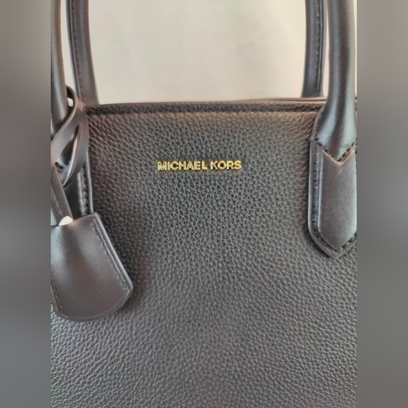 Michael Kors Scarlett Medium East/West Satchel Black Leather Gold HW - Picture 2 of 10